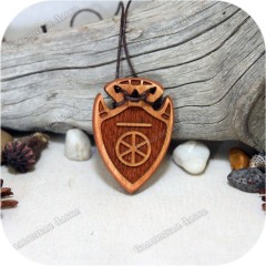 Деревянный оберег с чертогом Финиста