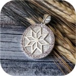 Серебряный кулон «Алатырь» с фианитами