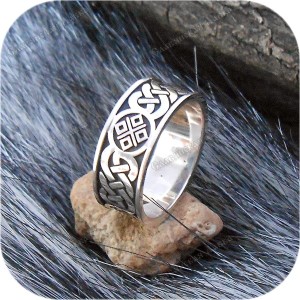 Кольцо из серебра «Макошь»