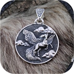 Большой серебряный кулон «Вестник»