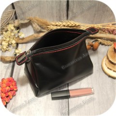 Кожаная косметичка