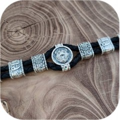 Браслет кожаный с бусинами из серебра «Медведь»