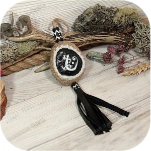 Плетённый оберег «Ящерица»