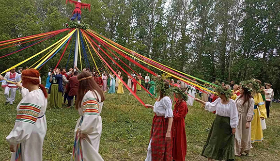 Хоровод заплетание косы